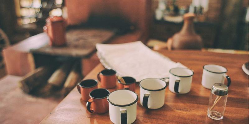 摩洛哥色彩之旅：齐齐旅游带你玩转马拉喀什夜市、撒哈拉沙漠露营与蓝色小镇舍夫沙万